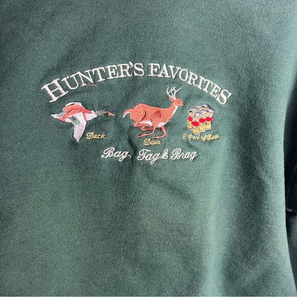 Vintage Embroidered Hunters Sweatshirt Medium Green Duck Buck Beer Bag Tag Brag - Picture 7 of 10